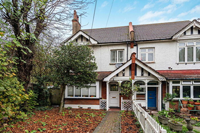 2 Bedroom Flat For Sale In Blenheim Crescent, CR2