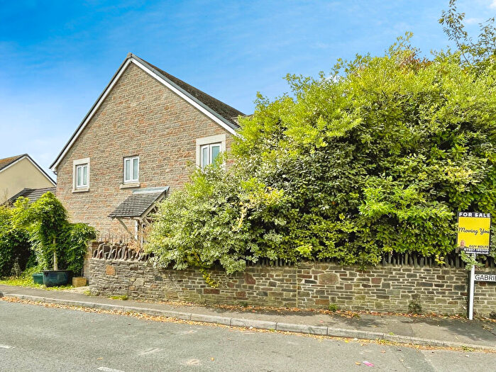 4 Bedroom Semi Detached House For Sale In Gabriel Close, Bristol, South Gloucestershire, BS30