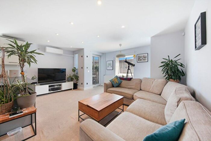 2 Bedroom Flat For Sale In Serenity Close, Harrow, HA2