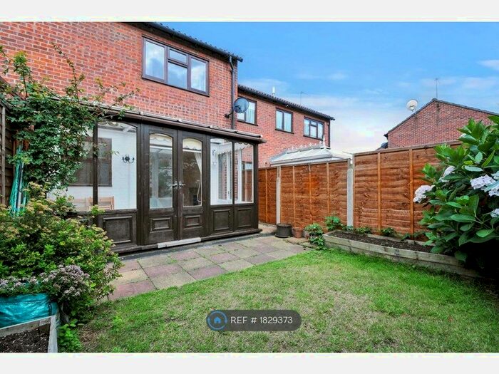 2 Bedroom Terraced House To Rent In Corfield Street, London, E2