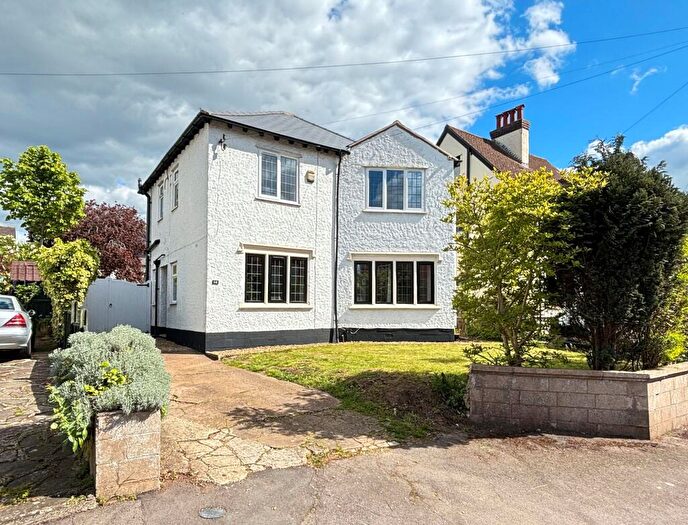3 Bedroom Detached House For Sale In Sandhurst Road, Gloucester, GL1