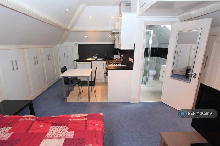 Studio To Rent In Willesden Green, London, NW2