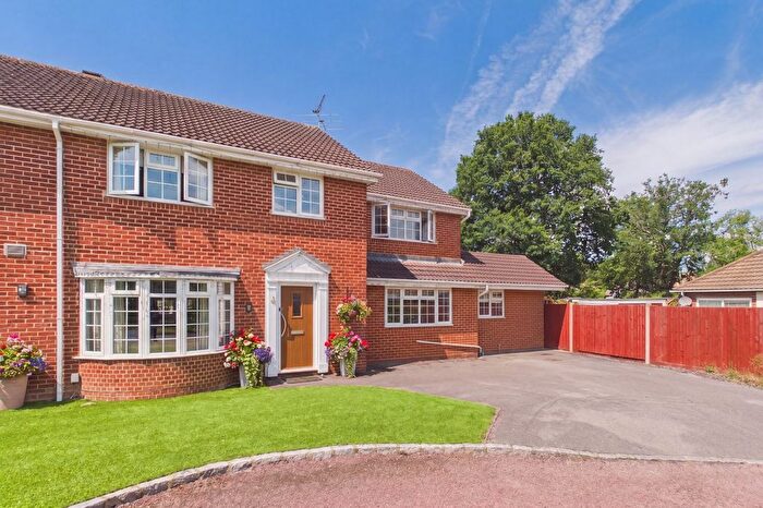 4 Bedroom Semi-Detached House For Sale In Fieldway, Winnersh, Wokingham, Berkshire, RG41