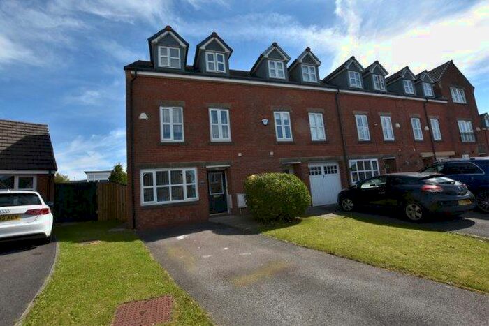 4 Bedroom Detached House To Rent In Besant Close, Guide, Blackburn, BB1