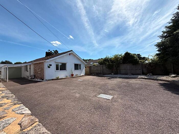 4 Bedroom Detached Bungalow For Sale In Laurel Lane, St. Leonards, Ringwood, BH24