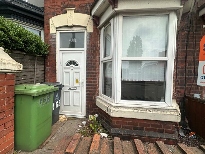 2 Bedroom Property To Rent In Bloxwich Road, Walsall, WS2