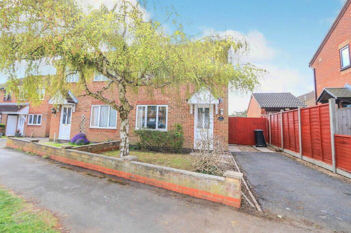 3 Bedroom Property To Rent In Brambleside, Kettering NN16