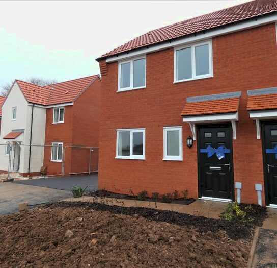 3 Bedroom Semi-Detached House To Rent In Aster Road, Shirebrook, NG20