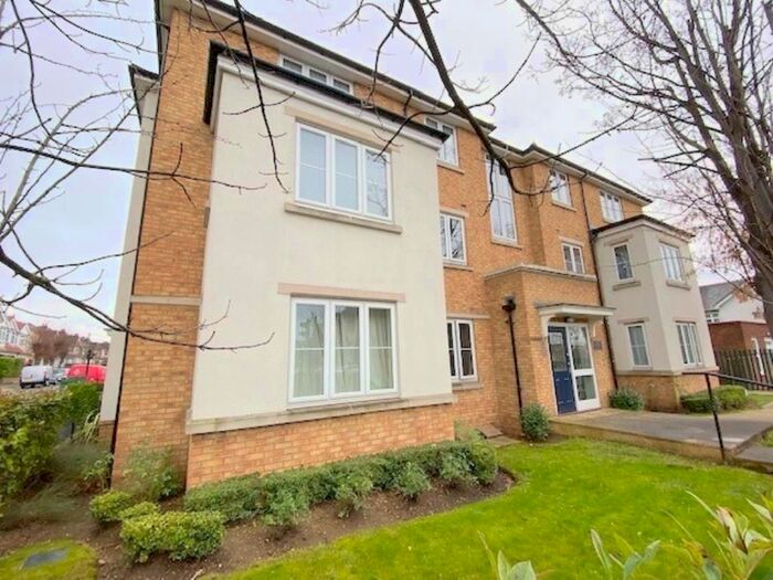 2 Bedroom Flat To Rent In Meridian Court, Harrow Weald, Middlesex HA3
