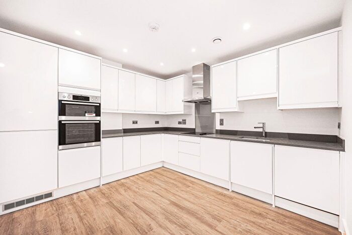 2 Bedroom Flat To Rent In Royal Engineers Way, London, NW7