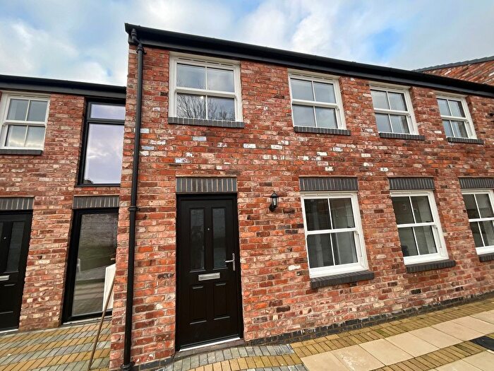 2 Bedroom Flat To Rent In Printer Place, Sandbach, CW11