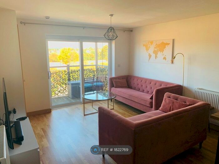 1 Bedroom Flat To Rent In Whitaker Court, Hornchurch, RM11