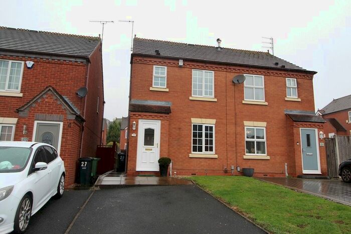 2 Bedroom Semi-Detached House To Rent In Cardoness Place, Dudley, West Midlands, DY1