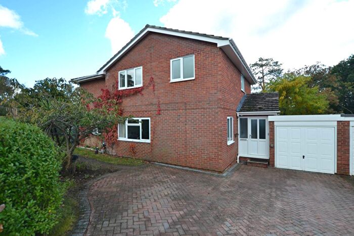 5 Bedroom Detached House For Sale In Monument Chase, Whitehill, Hampshire, GU35