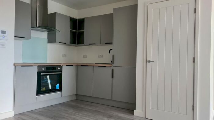 1 Bedroom Flat To Rent In High Street, Maidenhead, SL6