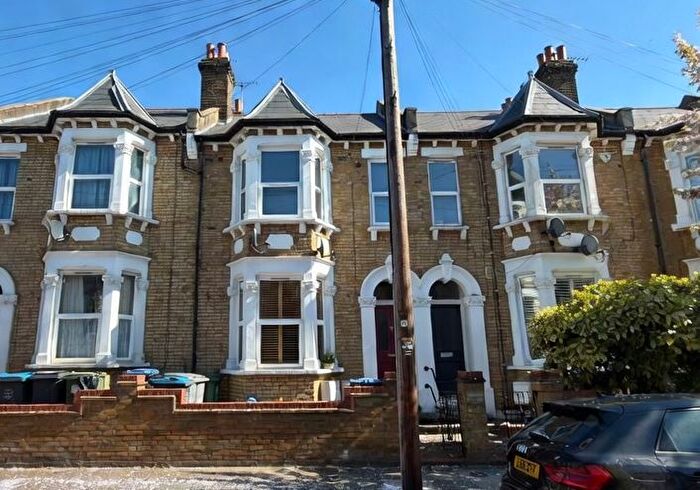 2 Bedroom Flat For Sale In B Wendover Road, Harlesden, London, NW10