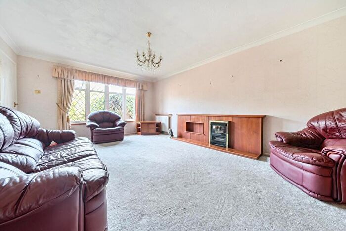 3 Bedroom Detached Bungalow For Sale In Lovedean Lane, Waterlooville, PO8