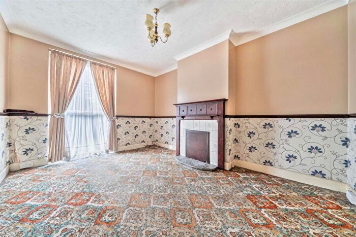 3 Bedroom Semi-Detached House For Sale In St. Thomas's Road, Hardway, Gosport, PO12