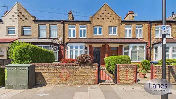 4 Bedroom Terraced House For Sale In Ladbroke Road, Enfield, EN1