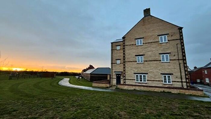 2 Bedroom Flat To Rent In Poppyfield Road, Wootton, Northampton, NN4