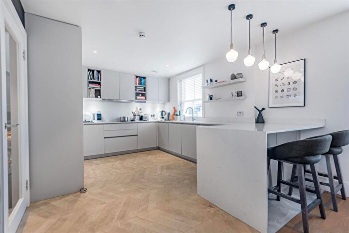 3 Bedroom Flat To Rent In Haverstock Hill, Belsize Park, NW3