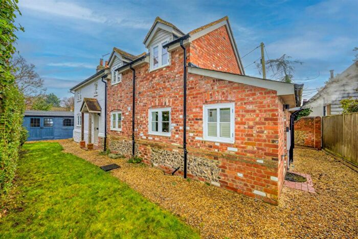 3 Bedroom Detached House For Sale In The Hamlet, Gallowstree Common, RG4