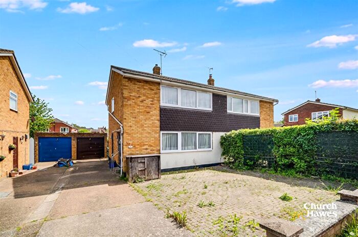 3 Bedroom Semi-Detached House For Sale In Devonshire Road, Southminster, CM0