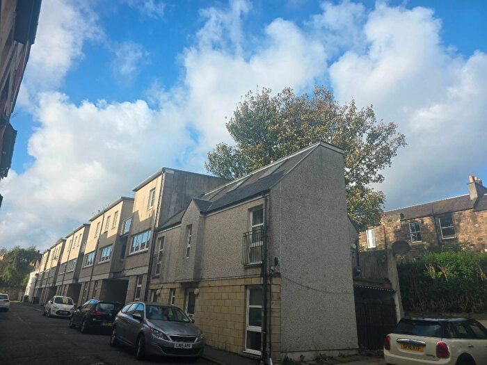 3 Bedroom Flat To Rent In Trafalgar Lane, Leith, Edinburgh, EH6