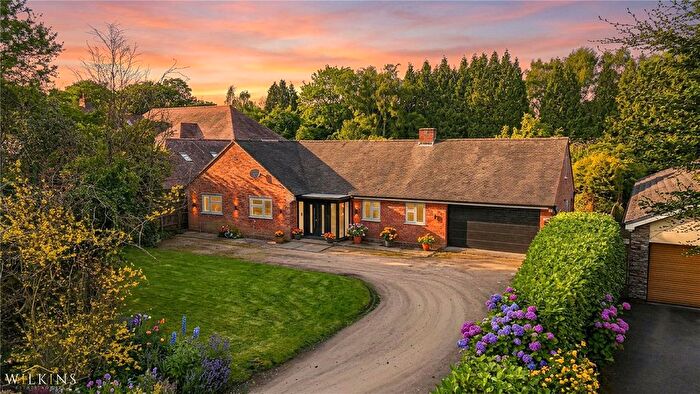 3 Bedroom Bungalow For Sale In Endwood Drive, Sutton Coldfield, Staffordshire, B74