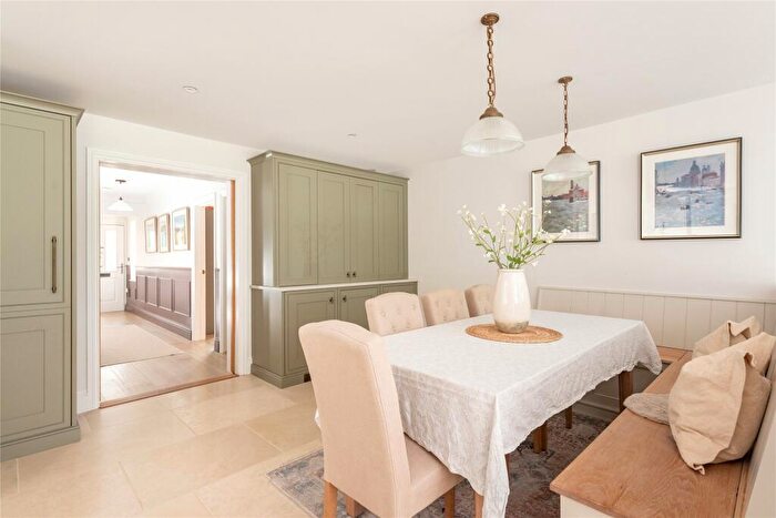 5 Bedroom Detached House For Sale In Sundon Road, Harlington, Dunstable, Bedfordshire, LU5