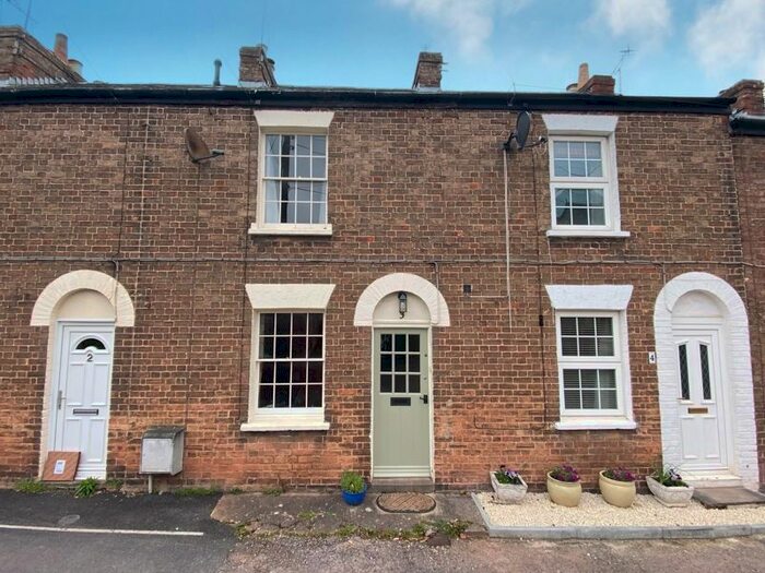 2 Bedroom Terraced House To Rent In South Street, Taunton, TA1