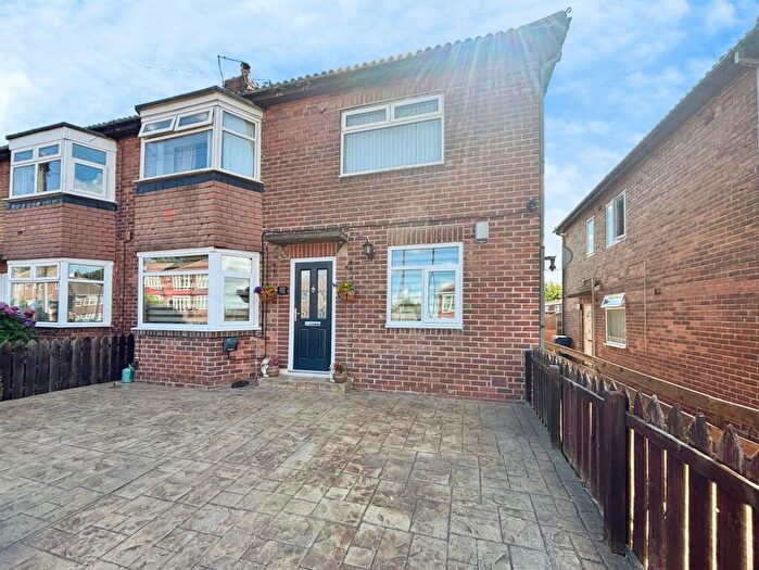 2 Bedroom Flat For Sale In Silver Lonnen, Fenham, Newcastle Upon Tyne, NE5