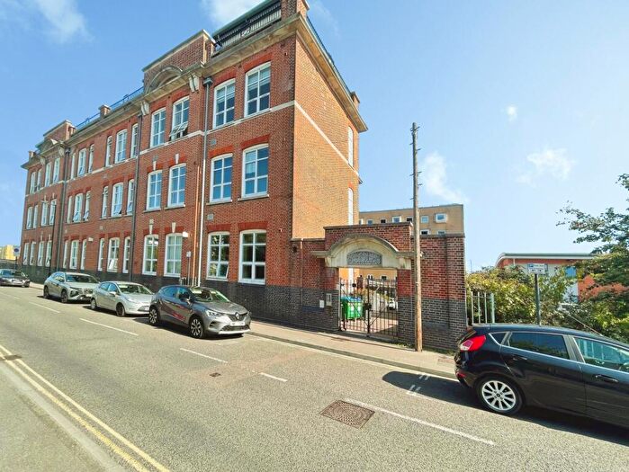 1 Bedroom Apartment For Sale In Andersons Road, Southampton, Hampshire, SO14