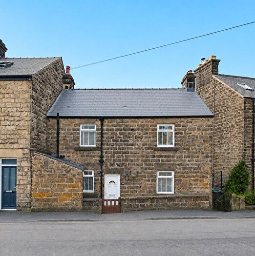 3 Bedroom Property For Sale In Wellington Street, Matlock, DE4