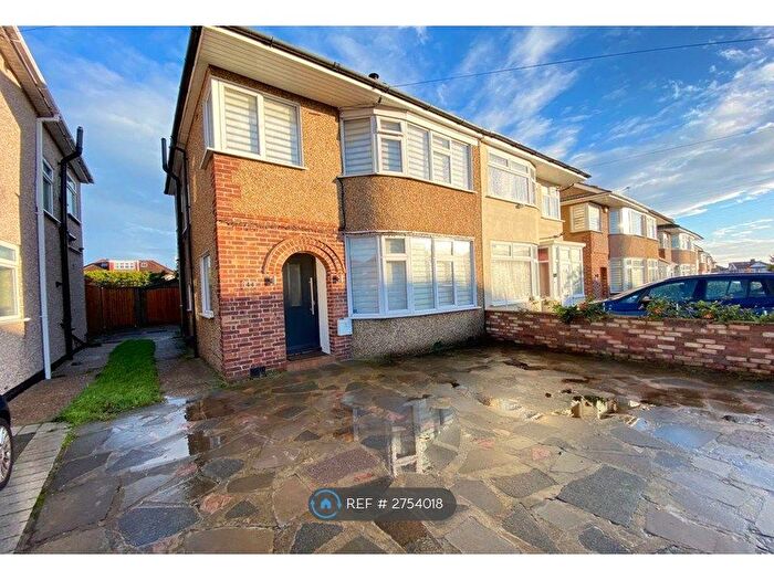 3 Bedroom Semi Detached House To Rent In Elgin Avenue, Harrow, HA3