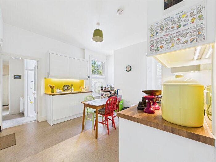 2 Bedroom Flat For Sale In Southey Road, Tottenham, London, N15