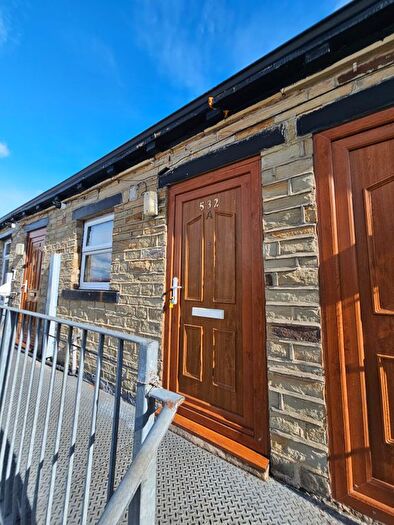 2 Bedroom Flat To Rent In Little Horton Lane, Bradford, BD5