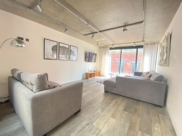 4 Bedroom Town House To Rent In Southern Street, Castlefield, Manchester, M3