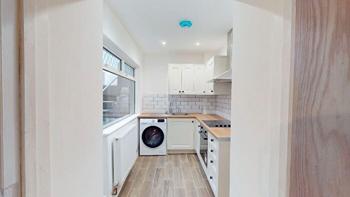 3 Bedroom Terraced House To Rent In Webster Street, Treharris, CF46
