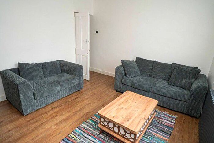2 Bedroom Flat For Sale In Chart Street, Hoxton, London, N1