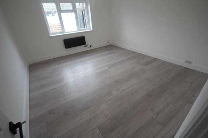 1 Bedroom Flat To Rent In Uxbridge Road, Uxbridge, UB10