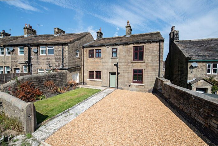 3 Bedroom Terraced House To Rent In Station Road, Cullingworth, West Yorkshire, BD13