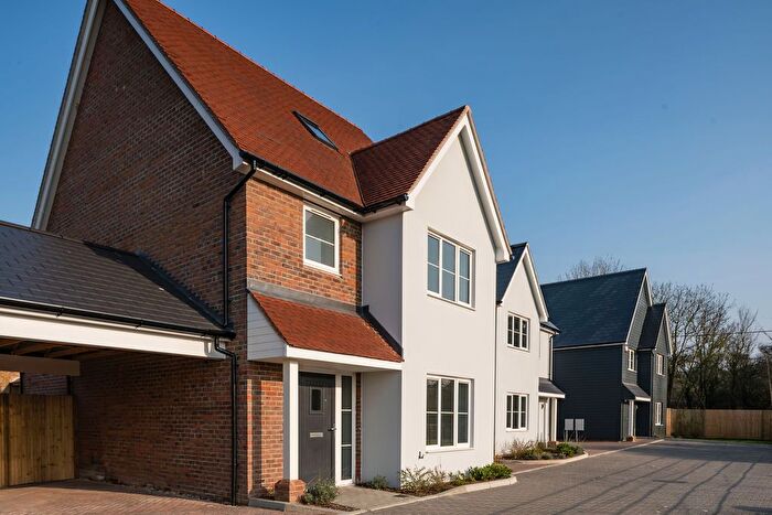 4 Bedroom Link Detached House For Sale In Hawthorn Close, Main Road, Bicknacre, Chelmsford, CM3