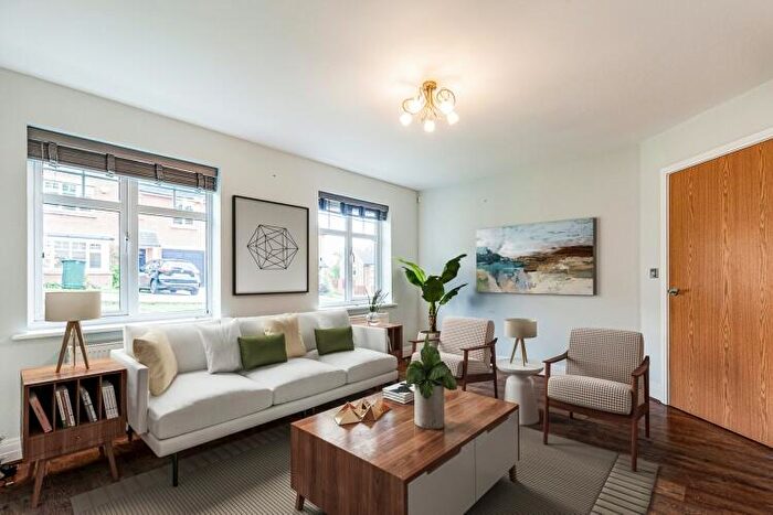 4 Bedroom Detached House For Sale In Claypits Close, Banbury, OX16