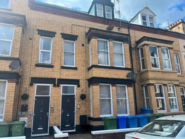 2 Bedroom Flat To Rent In Blackburn Avenue, Bridlington, East Riding Of Yorkshi, YO15