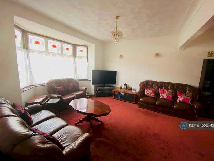 3 Bedroom Terraced House To Rent In Westernville Gardens, Ilford, IG2