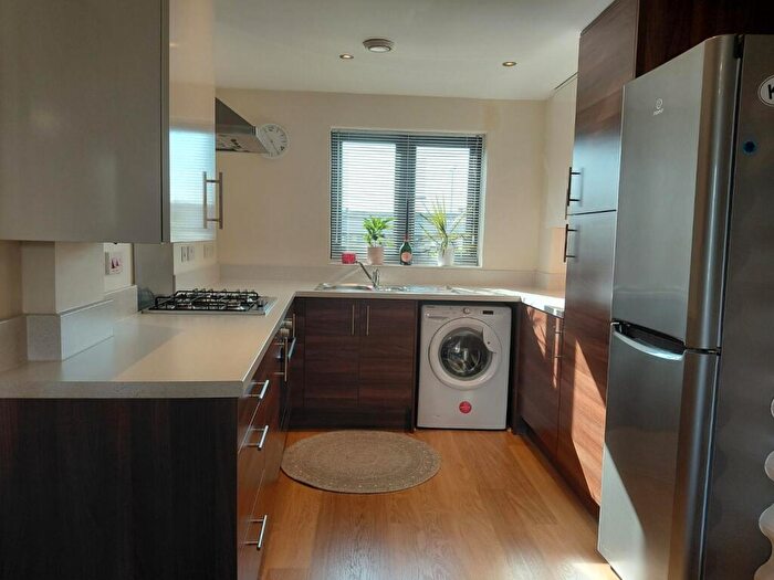 1 Bedroom Flat To Rent In Canal Walk, Southampton, Hampshire, SO14
