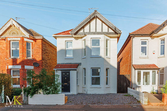 4 Bedroom Detached House For Sale In Shelbourne Road, Bournemouth, BH8