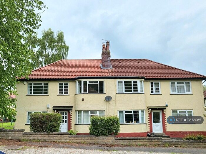 2 Bedroom Flat To Rent In Sandringham Crescent, Leeds, LS17