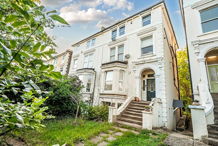2 Bedroom Apartment For Sale In Croydon Road, London, SE20
